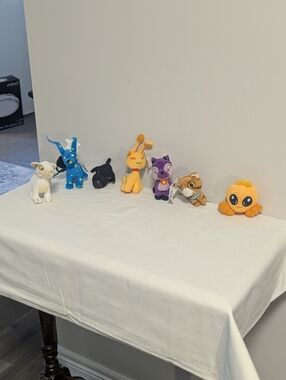 Neopets.McDonalds Assorted Plushtoy And  Keychain Lot . Dogs, Cat And Ball. GUC.